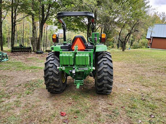 Image of John Deere 4052R equipment image 2