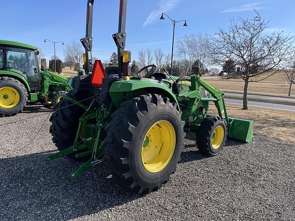 Image of John Deere 4066M equipment image 2