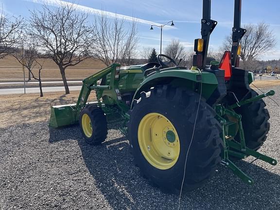 Image of John Deere 4066M equipment image 3