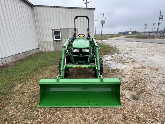 Image of John Deere 4066M equipment image 2