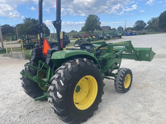 Image of John Deere 4066M equipment image 4