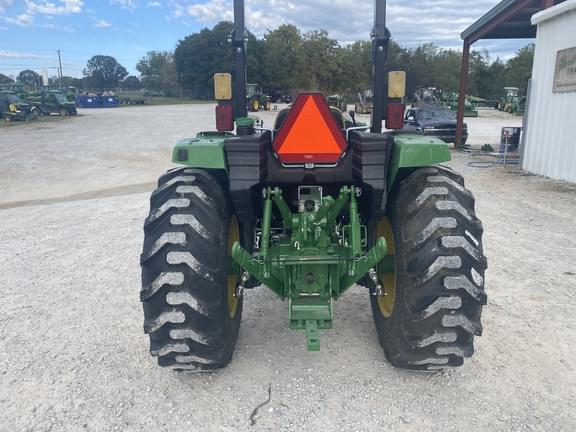 Image of John Deere 4066M equipment image 3