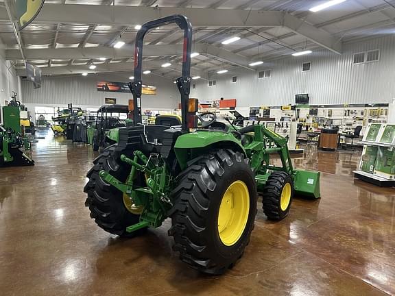 Image of John Deere 4066M equipment image 3