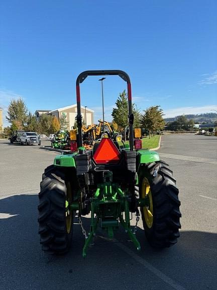 Image of John Deere 4066M equipment image 3