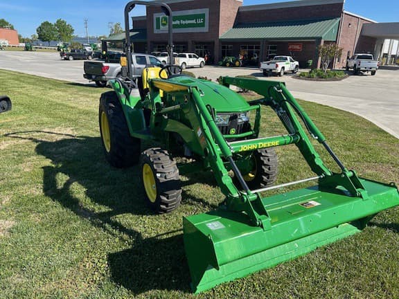 Image of John Deere 4066M equipment image 4
