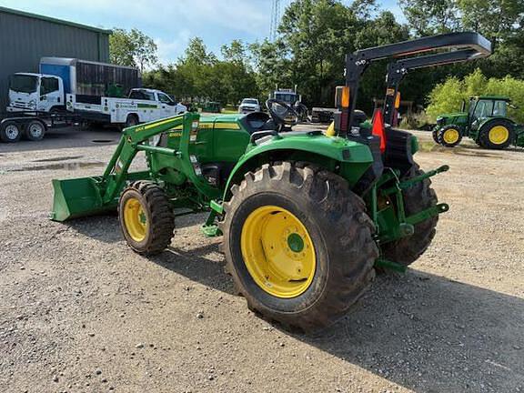 Image of John Deere 4066M equipment image 3
