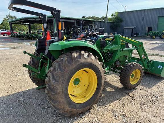 Image of John Deere 4066M equipment image 4