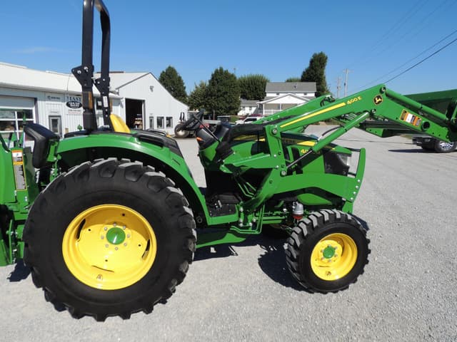 Image of John Deere 4066M equipment image 4