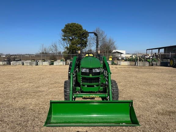 Image of John Deere 4066M equipment image 3