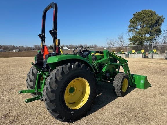 Image of John Deere 4066M equipment image 4