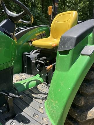 Image of John Deere 4066M equipment image 4