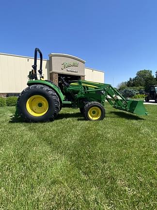 Image of John Deere 4066M equipment image 1