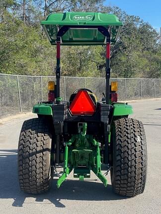 Image of John Deere 4066M equipment image 4