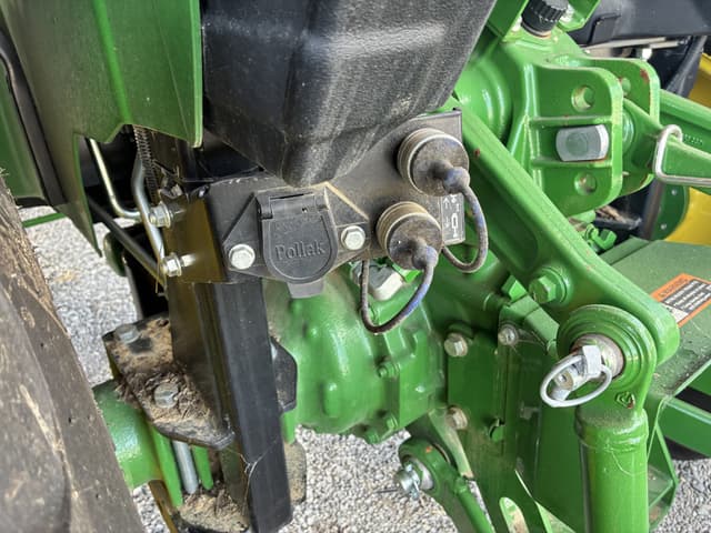 Image of John Deere 4066M equipment image 4