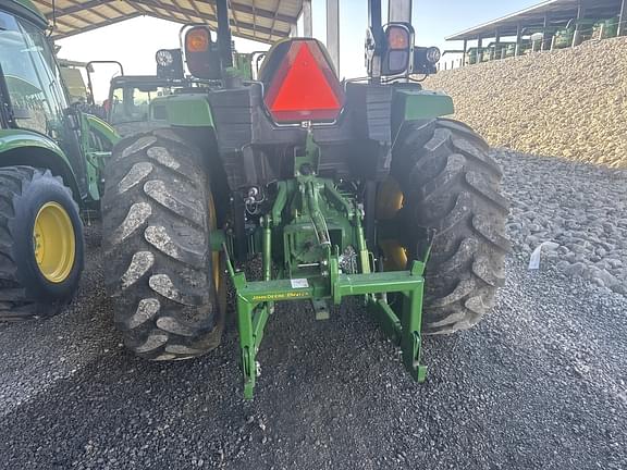 Image of John Deere 4066M equipment image 3