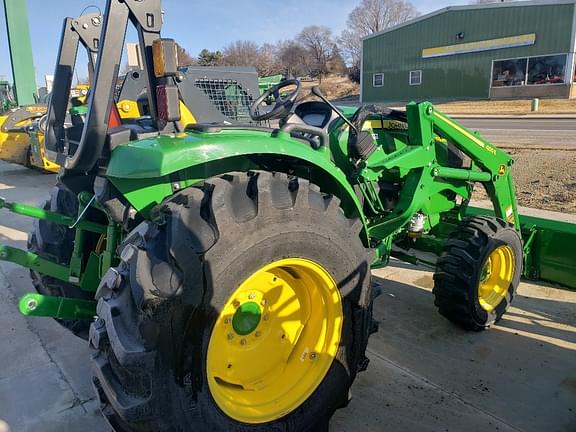 Image of John Deere 4066M equipment image 1