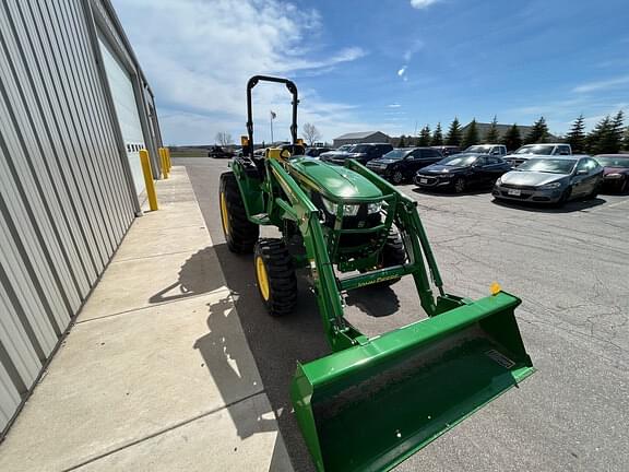 Image of John Deere 4066M equipment image 2