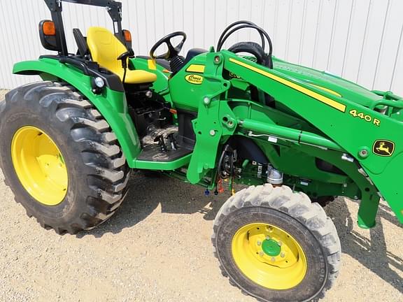 Image of John Deere 4066R equipment image 2