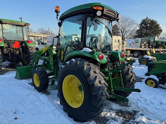 Image of John Deere 4066R equipment image 4