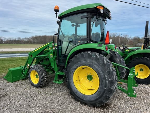 Image of John Deere 4066R equipment image 4