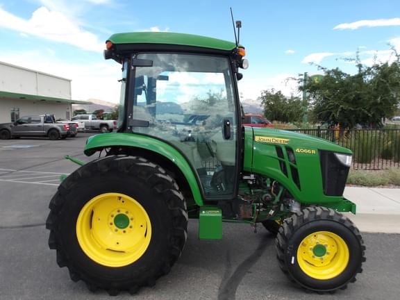 Image of John Deere 4066R equipment image 3