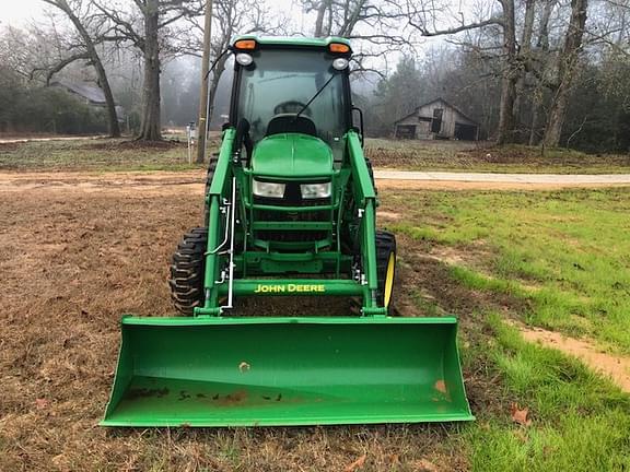 Image of John Deere 4066R equipment image 4