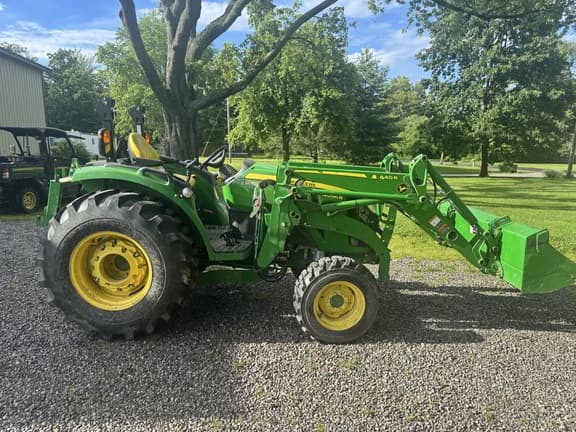 Image of John Deere 4066R equipment image 1