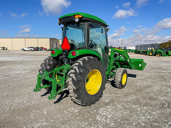 Image of John Deere 4066R equipment image 4