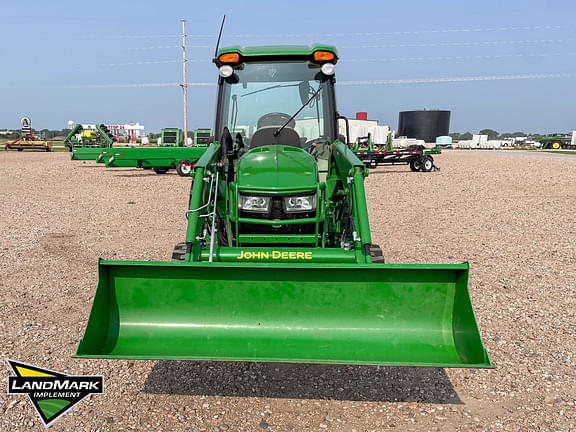 Image of John Deere 4066R equipment image 1