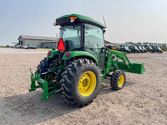 Image of John Deere 4066R equipment image 4