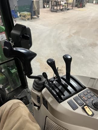 Image of John Deere 4066R equipment image 3