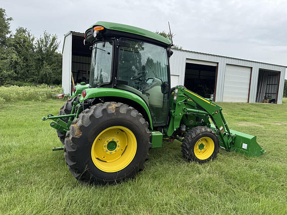 Image of John Deere 4066R equipment image 4