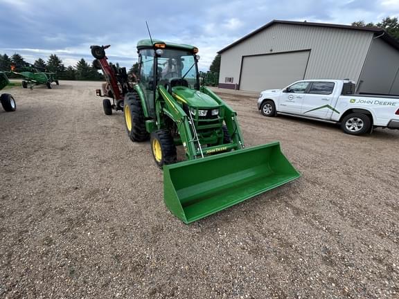 Image of John Deere 4066R equipment image 1