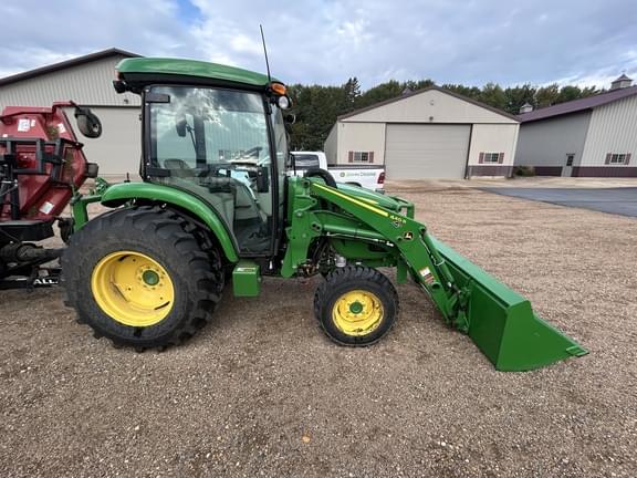 Image of John Deere 4066R equipment image 3