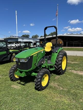 Image of John Deere 4066R Image 1