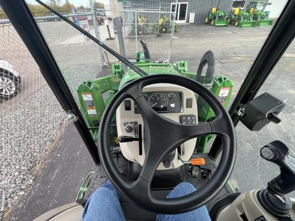 Image of John Deere 4066R equipment image 2
