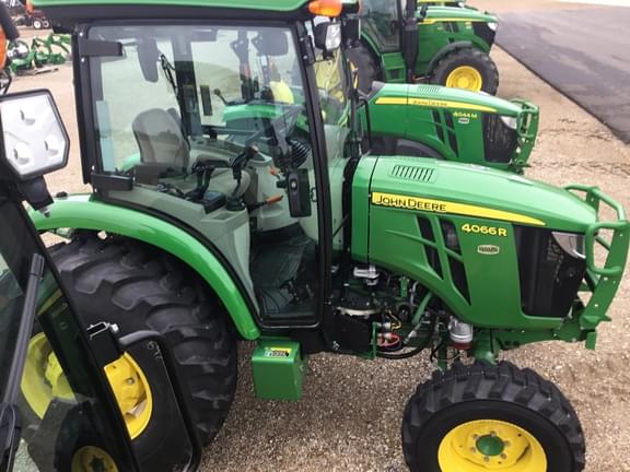 Image of John Deere 4066R equipment image 4