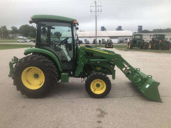 Image of John Deere 4066R equipment image 3