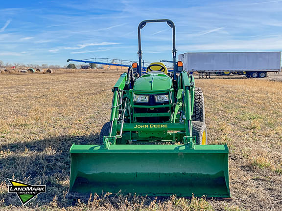 Image of John Deere 4066R equipment image 1