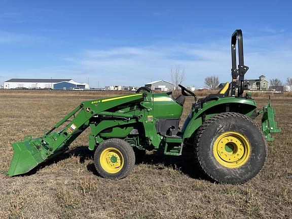 Image of John Deere 4066R equipment image 4