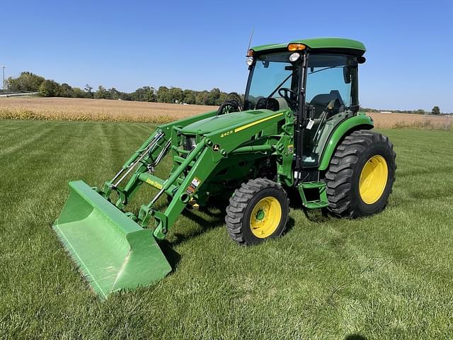 Image of John Deere 4066R equipment image 1