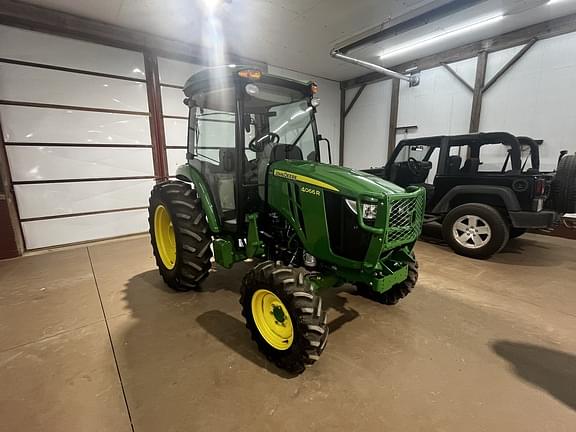 Image of John Deere 4066R equipment image 4