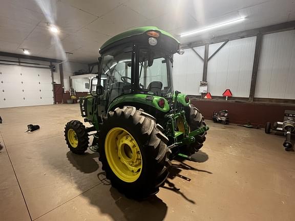 Image of John Deere 4066R equipment image 2