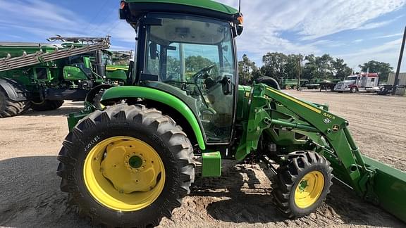 Image of John Deere 4066R equipment image 2