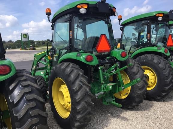 Image of John Deere 4066R equipment image 3