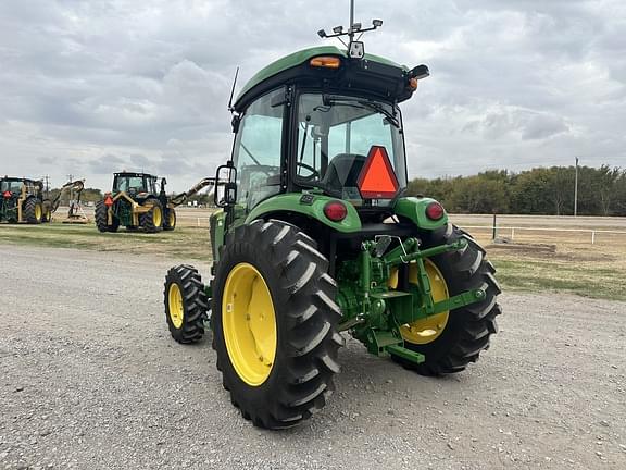 Image of John Deere 4066R equipment image 3