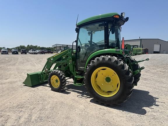Image of John Deere 4066R equipment image 2