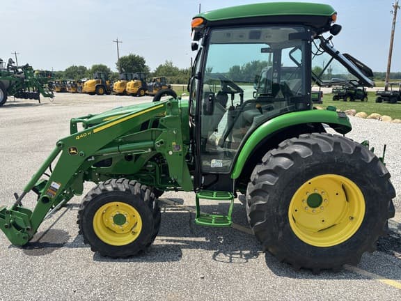 Image of John Deere 4066R equipment image 1
