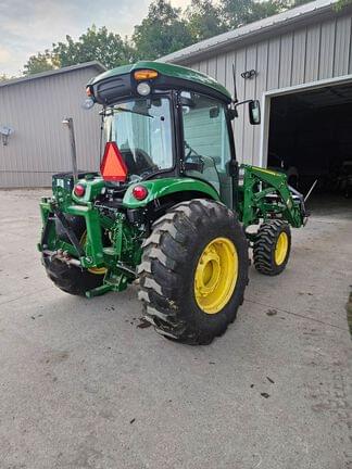 Image of John Deere 4066R equipment image 4