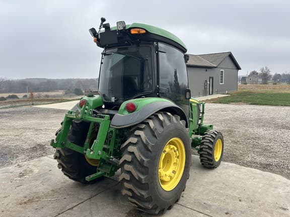 Image of John Deere 4066R equipment image 3